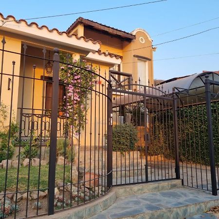 Hostal Las Rosas Salta Exterior foto